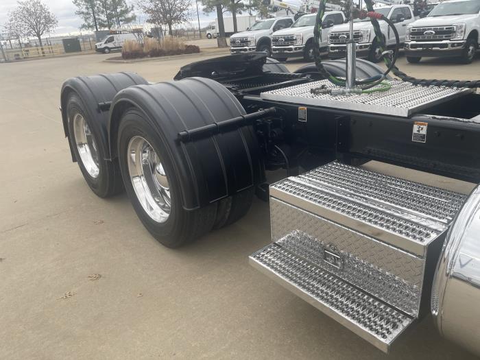 2024 Peterbilt 389-5