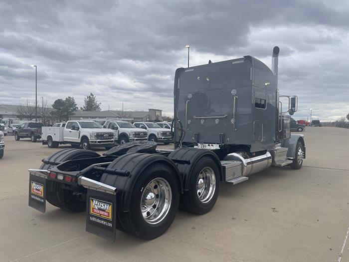 2024 Peterbilt 389-8