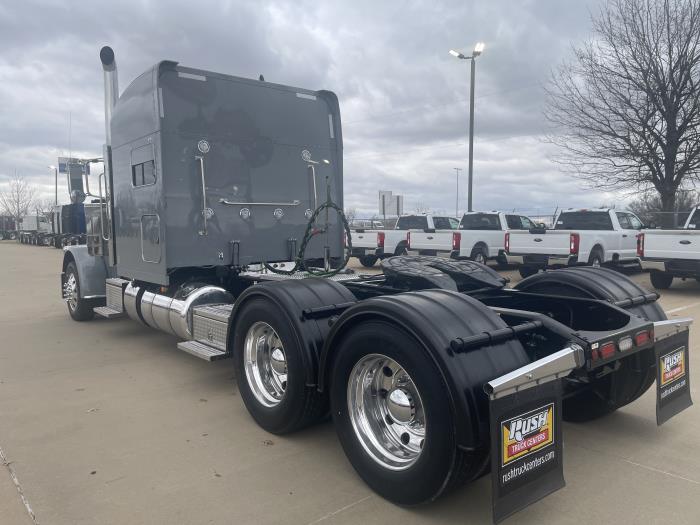 2024 Peterbilt 389-10