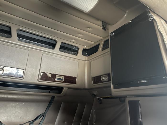 2024 Peterbilt 389-23