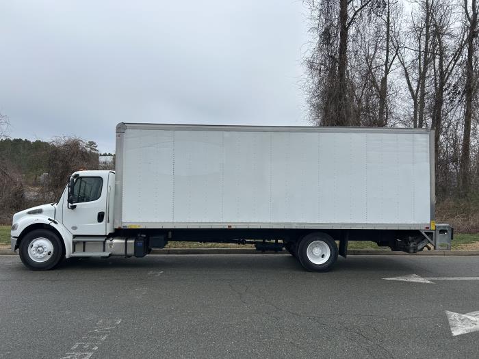 2022 Freightliner Business Class M2 106-3