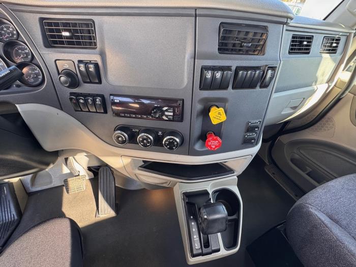 2018 Peterbilt 579-12