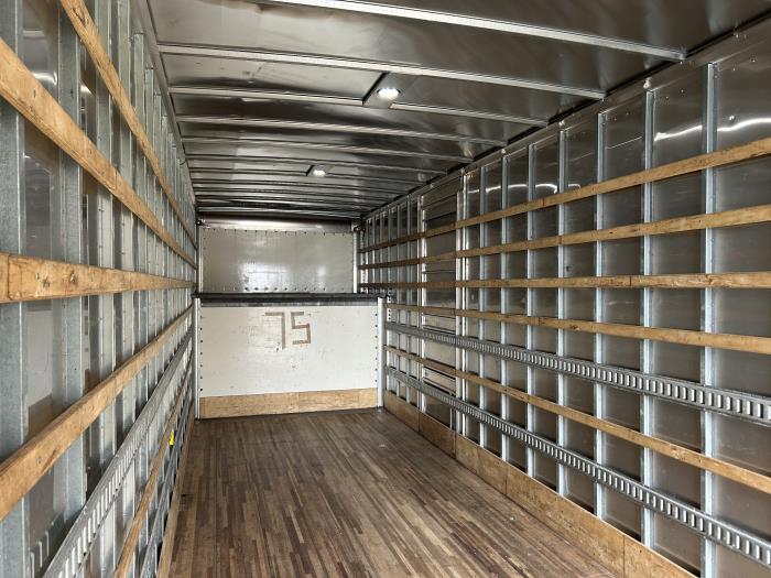 2019 International 4300-8