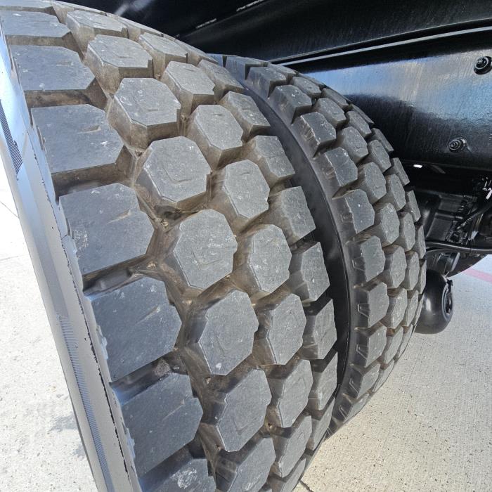 2026 Peterbilt 548-12