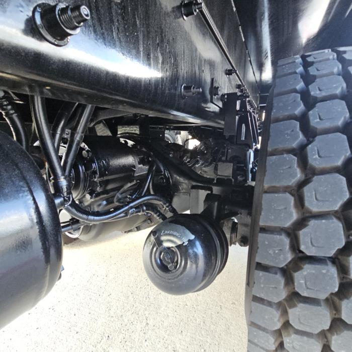 2026 Peterbilt 548-33