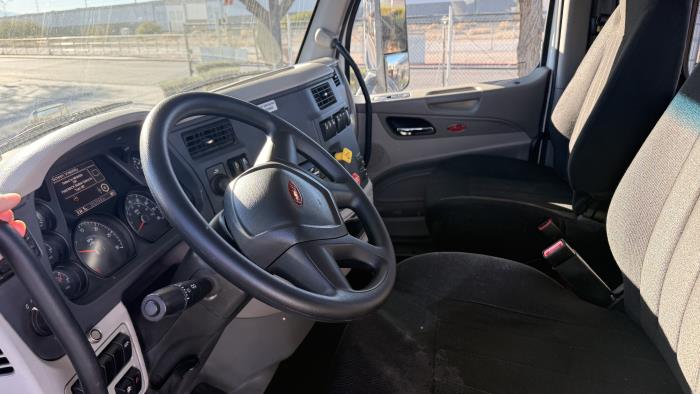 2019 Peterbilt 579-8