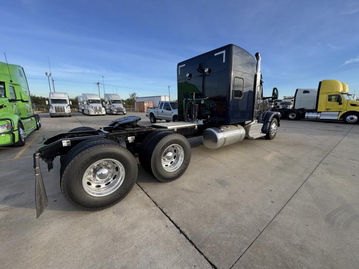 2026 Peterbilt 567-4