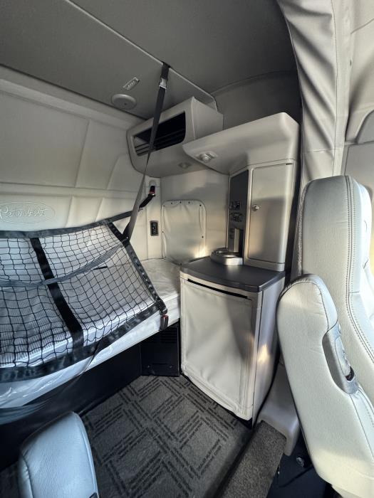 2026 Peterbilt 567-10