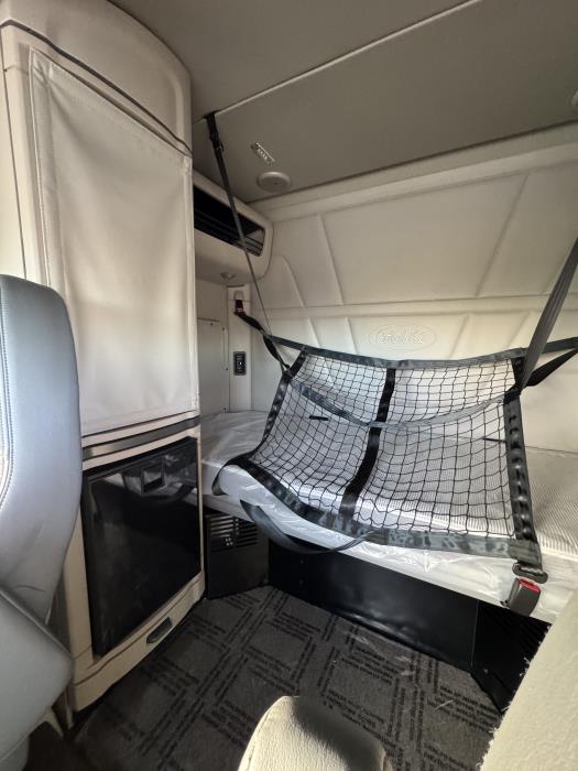 2026 Peterbilt 567-13