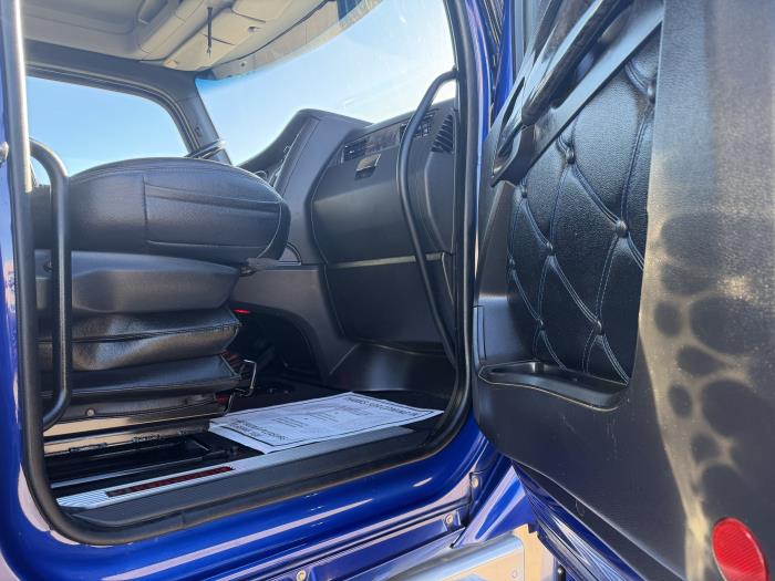 2022 Kenworth W990-22