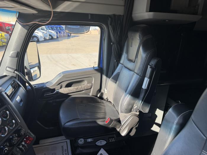 2022 Kenworth W990-25