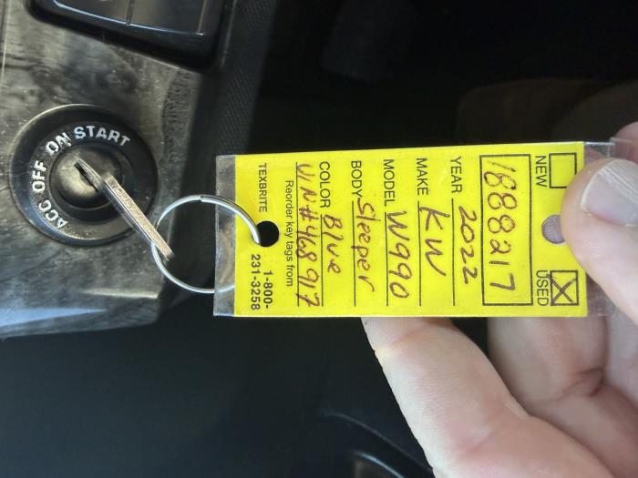 2022 Kenworth W990-38