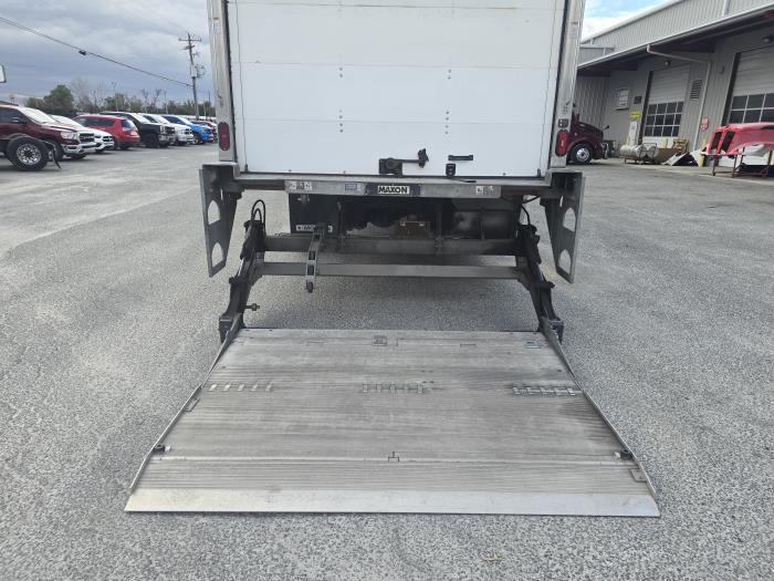 2020 Peterbilt 337-8