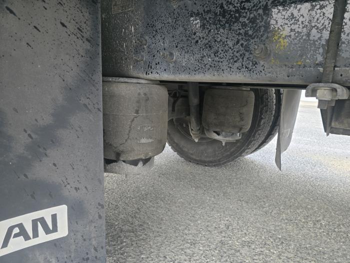 2020 Peterbilt 337-28