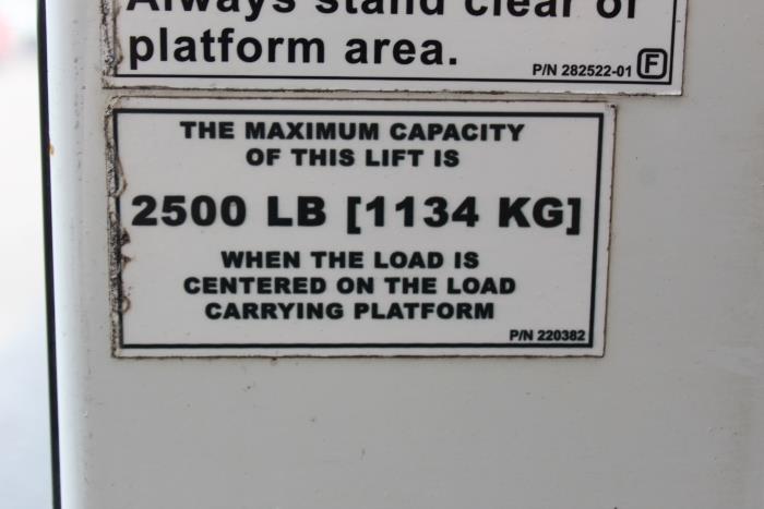 2020 Peterbilt 330-8