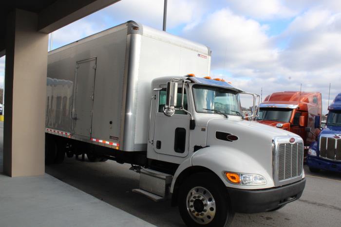 2020 Peterbilt 330-10