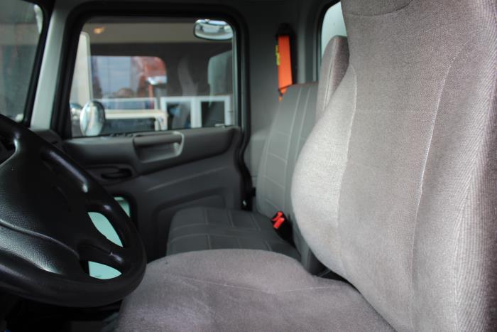 2020 Peterbilt 330-12