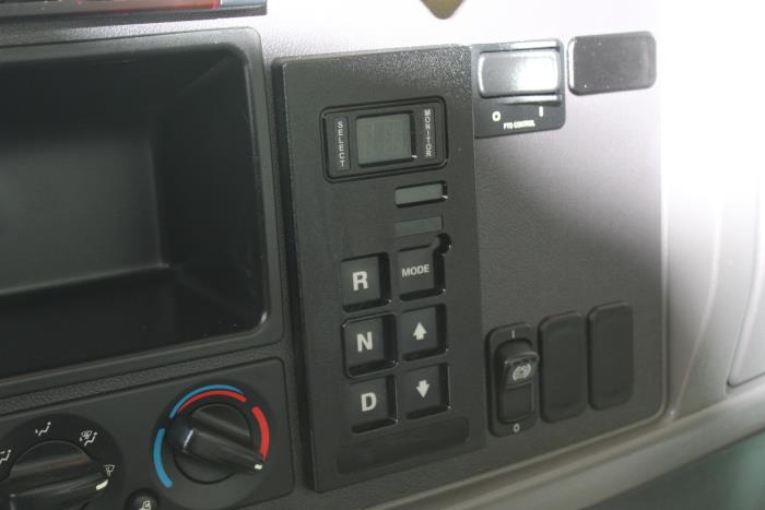 2020 Peterbilt 330-15