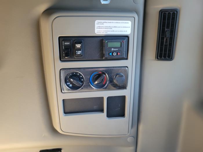 2022 International LT625-24