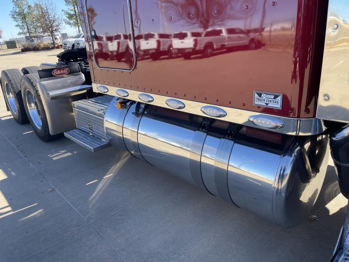 2024 Peterbilt 389-4