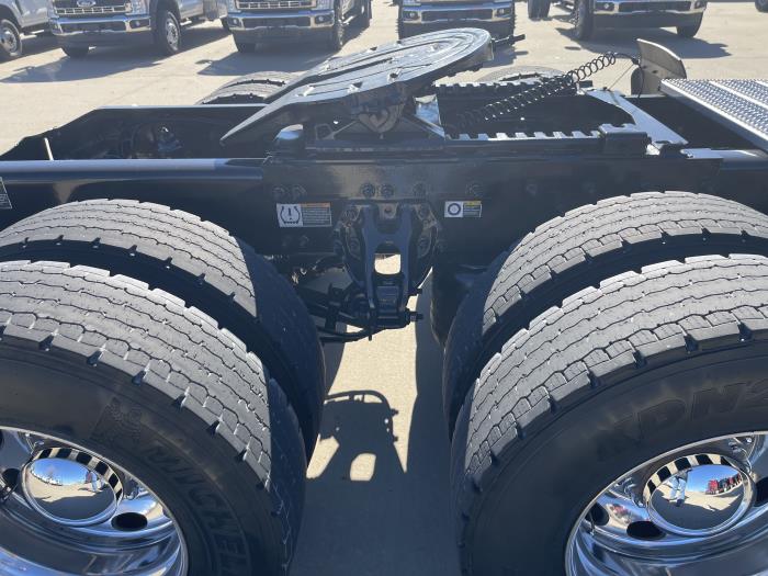 2024 Peterbilt 389-6