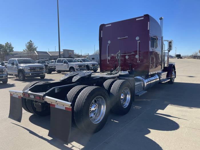 2024 Peterbilt 389-8