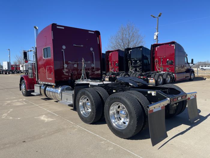 2024 Peterbilt 389-10