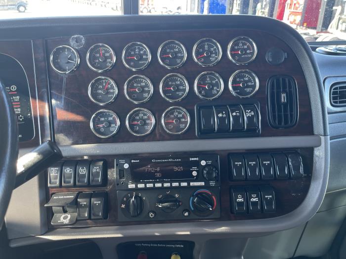 2024 Peterbilt 389-19