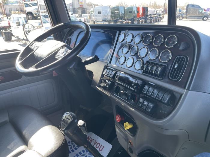 2024 Peterbilt 389-21