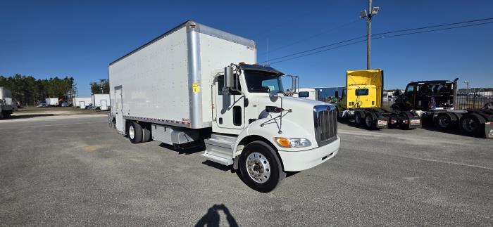 2020 Peterbilt 337-8