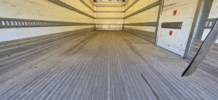 2020 Peterbilt 337-11