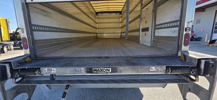 2020 Peterbilt 337-12