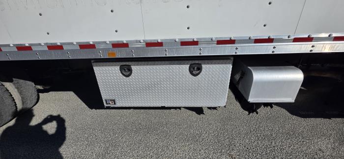 2020 Peterbilt 337-16