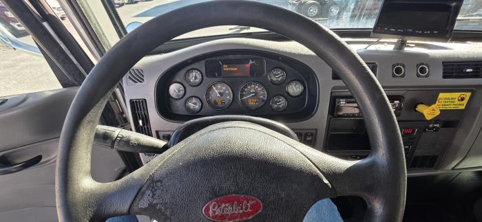 2020 Peterbilt 337-21