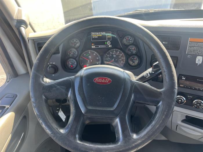 2021 Peterbilt 579-25
