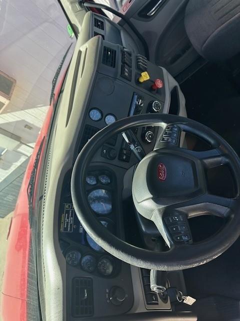 2020 Peterbilt 579-5