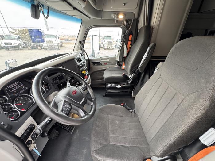2021 Peterbilt 579-12