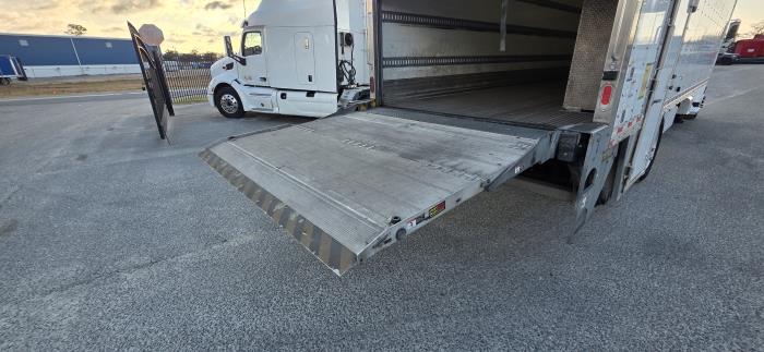 2020 Peterbilt 337-11