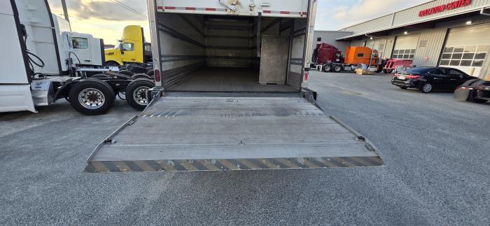 2020 Peterbilt 337-12