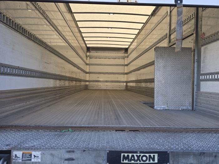 2020 Peterbilt 337-8