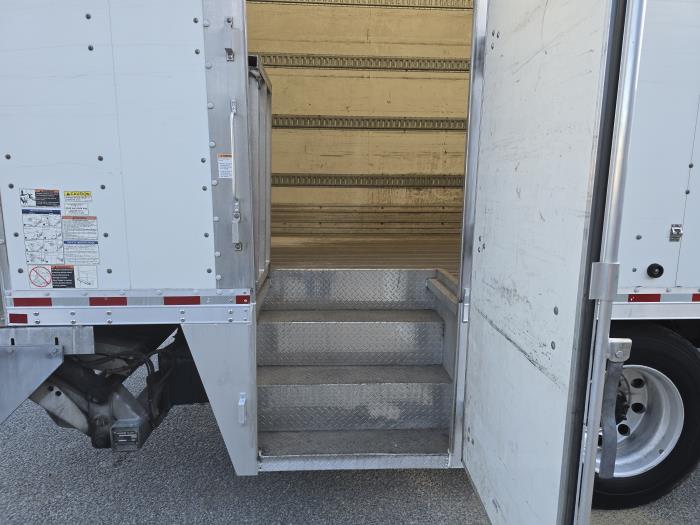 2020 Peterbilt 337-9