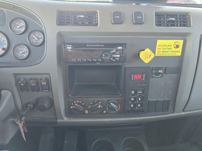 2020 Peterbilt 337-16