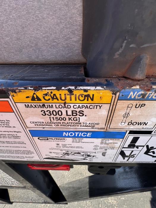 2020 Peterbilt 330-14