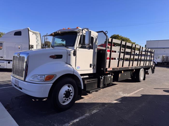 2020 Peterbilt 330-0