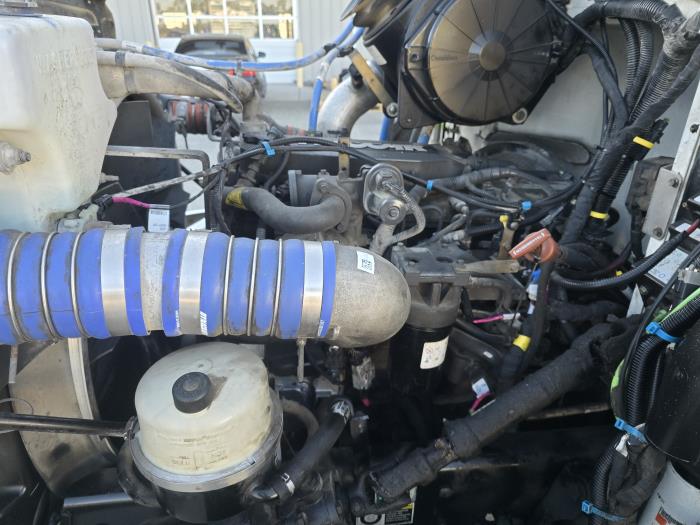 2020 Peterbilt 337-38