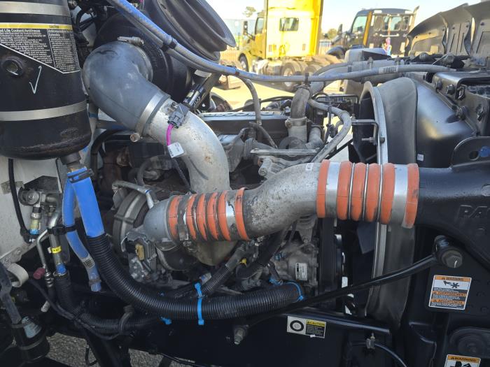 2020 Peterbilt 337-39