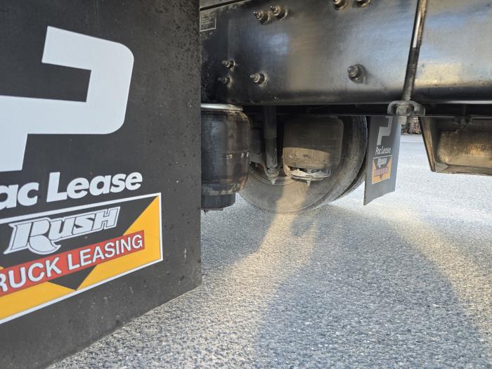 2020 Peterbilt 337-43