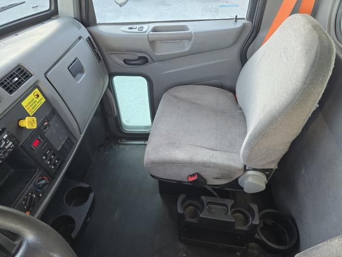 2020 Peterbilt 337-50