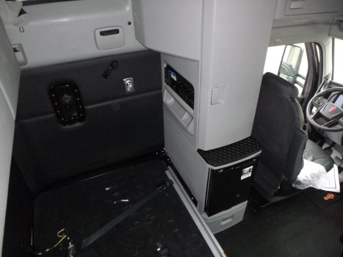 2023 Kenworth T680-17