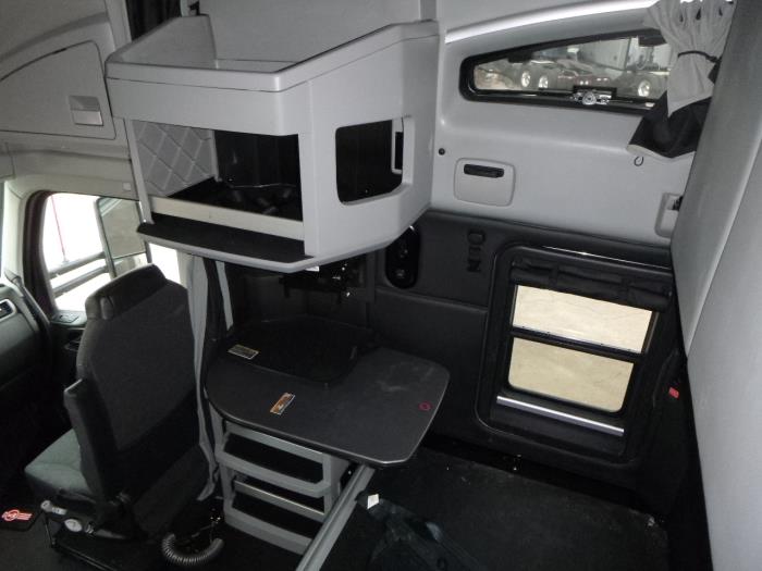 2023 Kenworth T680-19